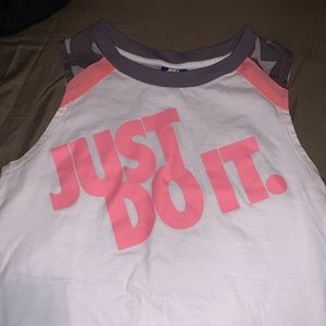 Nike top